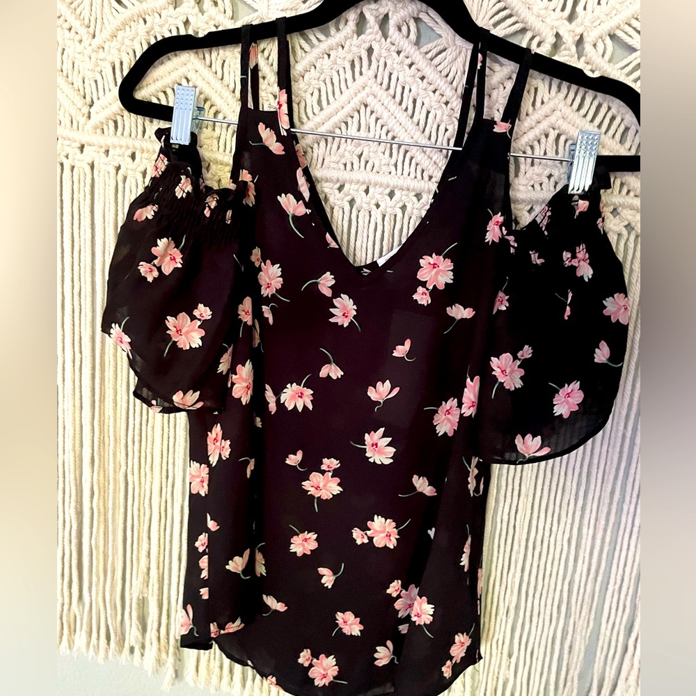 Cold shoulder top